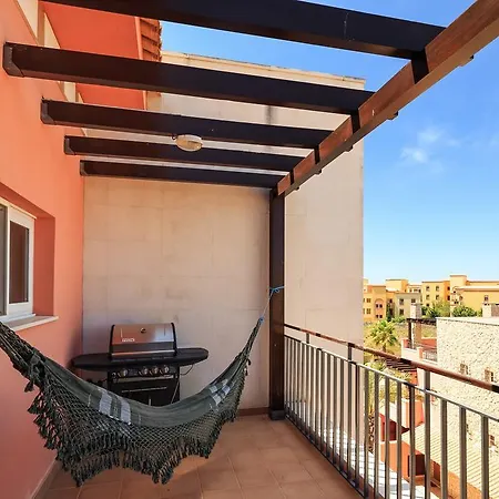 Victoria Boulevard Penthouse Apartment